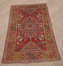 Load image into Gallery viewer, Sezen - 4'3" x 6'5"