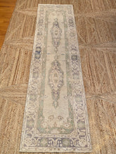 Load image into Gallery viewer, Kader - 2'5” x 9'3”