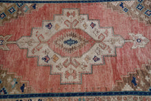 Load image into Gallery viewer, Adile - 3'11" x 6'7"