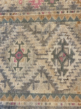 Load image into Gallery viewer, Ahu - 2'11” x 11'4”