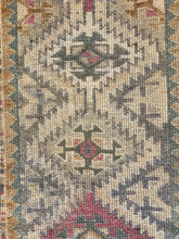 Load image into Gallery viewer, Ahu - 2'11” x 11'4”