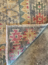 Load image into Gallery viewer, Ahu - 2'11” x 11'4”