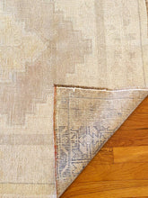 Load image into Gallery viewer, Betul - 3’7” x 5’4”