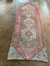 Load image into Gallery viewer, Burcu - 2’6" x 6’8"