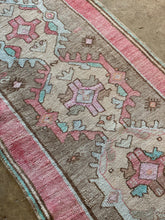 Load image into Gallery viewer, Burcu - 2’6" x 6’8"