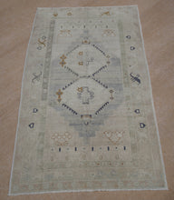 Load image into Gallery viewer, Ceylan - 3'10" x 6'7"