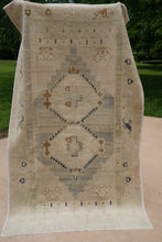 Load image into Gallery viewer, Ceylan - 3'10" x 6'7"