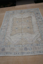 Load image into Gallery viewer, Ecrin - 9'12" x 12'9"