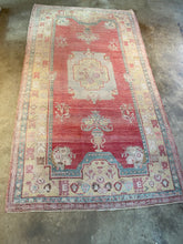 Load image into Gallery viewer, Emiri - 5'4” x 9'7”