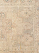 Load image into Gallery viewer, Esma - 2' 11" x 5' 4"