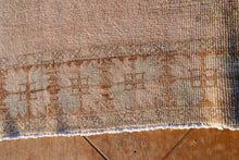 Load image into Gallery viewer, Fusun - 5'4” x 11'6”