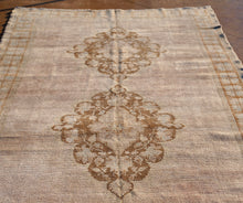 Load image into Gallery viewer, Fusun - 5'4” x 11'6”