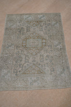 Load image into Gallery viewer, Kadri - 4'3" x 5'9"