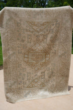 Load image into Gallery viewer, Kadri - 4'3" x 5'9"