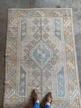 Load image into Gallery viewer, Lale - 4’0” x 6’1”