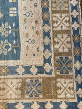 Load image into Gallery viewer, Nehir - 4’4" x 7’5"