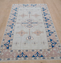 Load image into Gallery viewer, Pembe - 6'7” x 9'9”