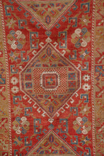 Load image into Gallery viewer, Sezen - 4'3" x 6'5"