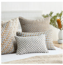 Load image into Gallery viewer, Walter G. Bikaner Sahara pillow - 30 x 45