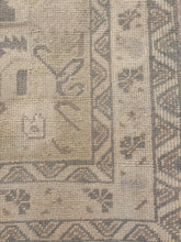 Load image into Gallery viewer, Zehra - 5’2” x 8’0”