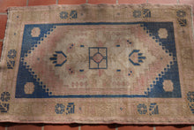 Load image into Gallery viewer, Harika - 2'0” x  3'1”
