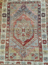 Load image into Gallery viewer, Lina - 3'2" x4'4"
