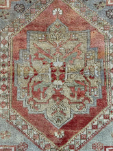 Load image into Gallery viewer, Lina - 3'2" x4'4"
