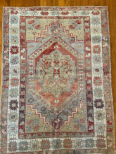 Load image into Gallery viewer, Lina - 3'2" x4'4"
