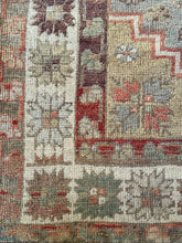 Load image into Gallery viewer, Lina - 3'2" x4'4"
