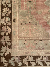 Load image into Gallery viewer, Ece - 3'10” x  6'1”
